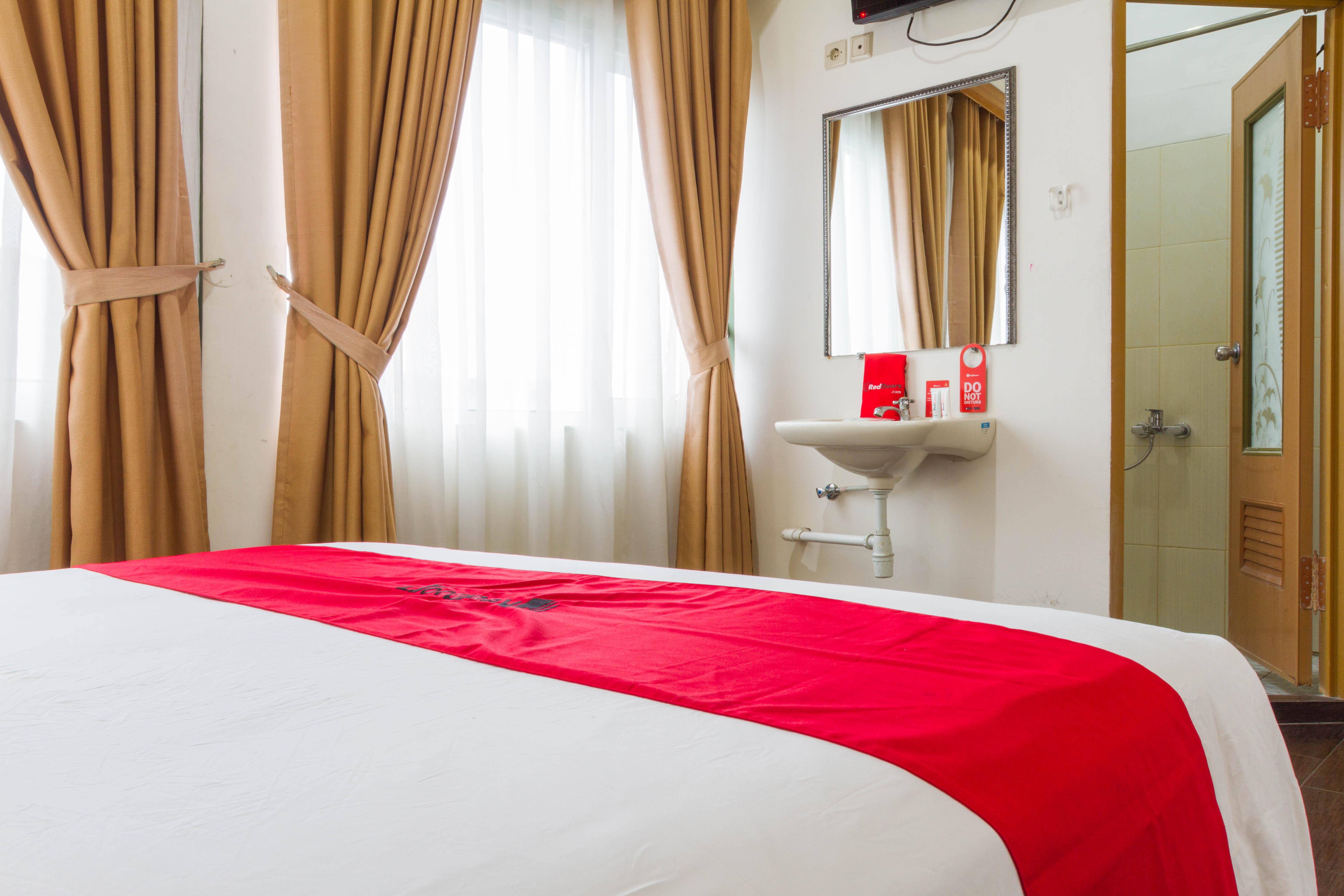 Reddoorz Plus @ Surapati 2 Bandung Luaran gambar