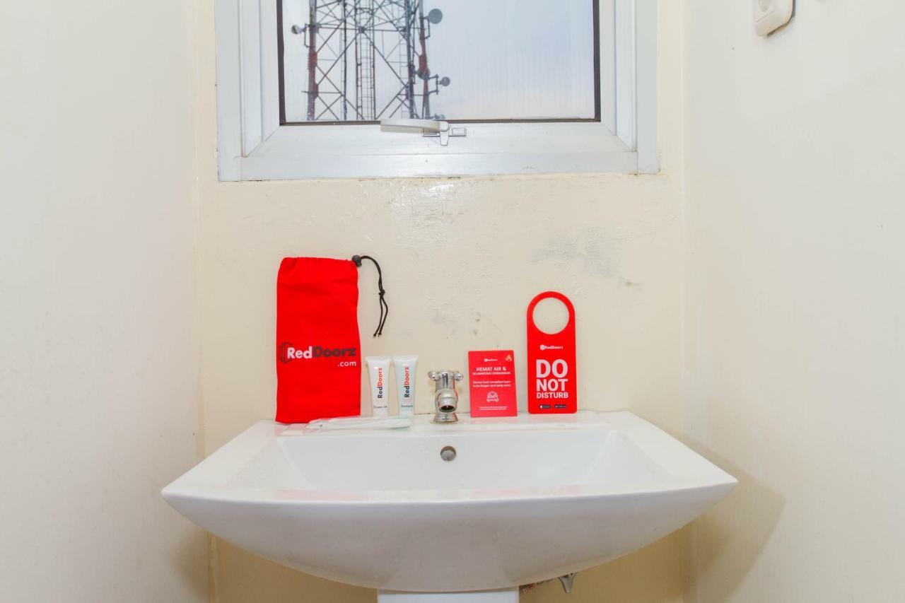 Reddoorz Plus @ Surapati 2 Bandung Luaran gambar